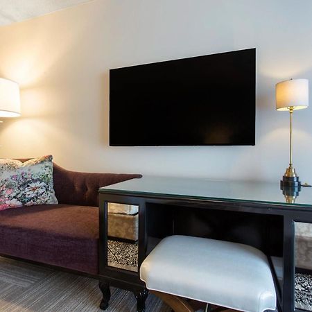 Cambria Hotel New Orleans Downtown Warehouse District Екстериор снимка