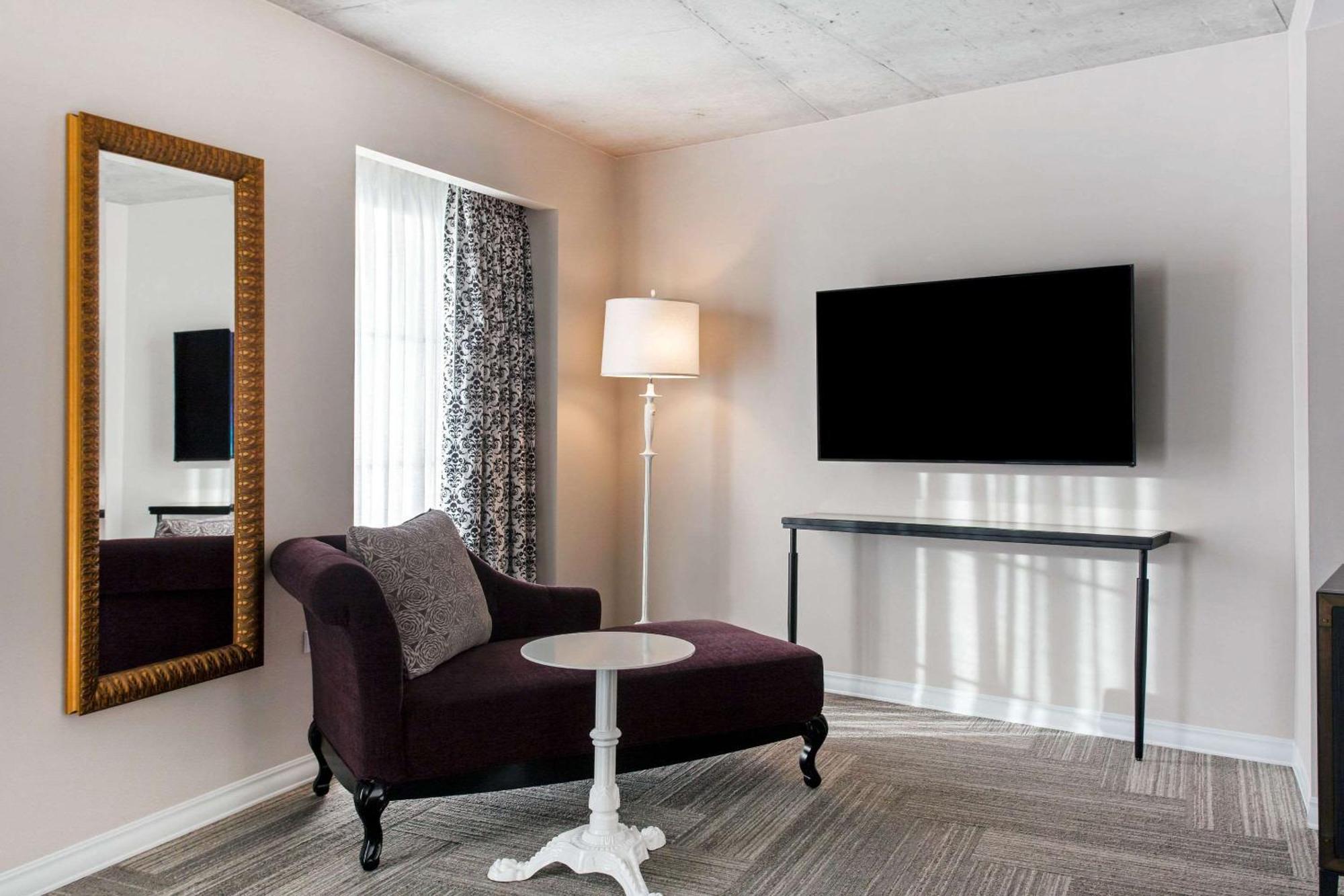 Cambria Hotel New Orleans Downtown Warehouse District Екстериор снимка